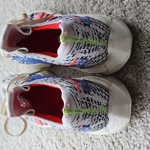 NIKE Shoes - Picture 8 of 11